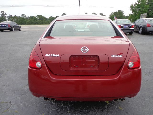 2005 Nissan Maxima SE