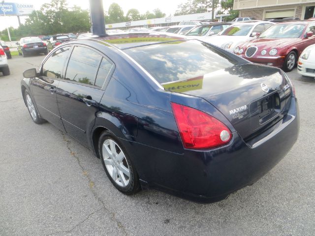 2005 Nissan Maxima SE