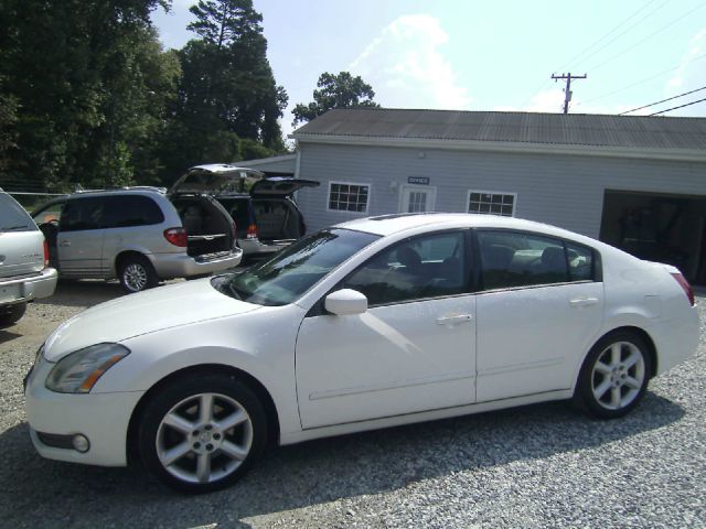 2005 Nissan Maxima SE