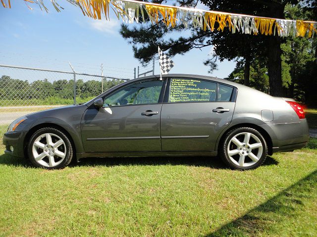 2005 Nissan Maxima SE