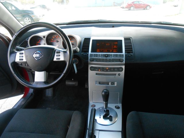 2005 Nissan Maxima SE