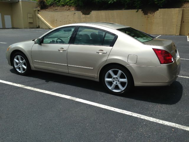 2005 Nissan Maxima SE