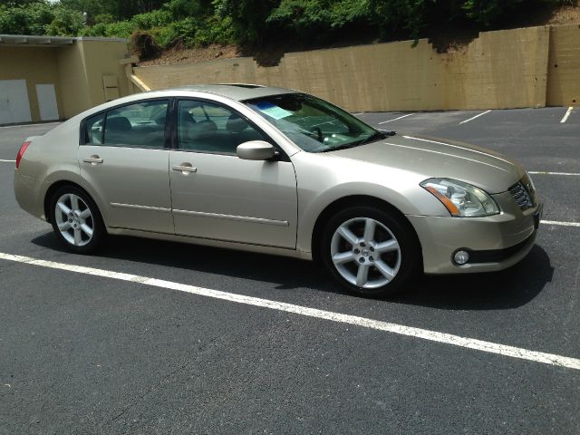 2005 Nissan Maxima SE