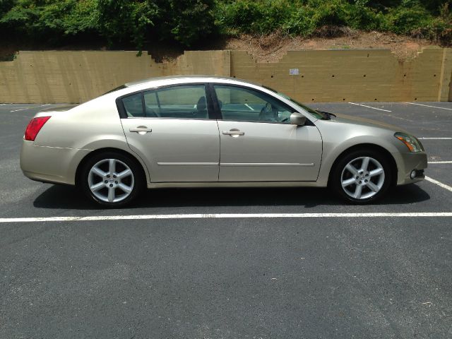 2005 Nissan Maxima SE