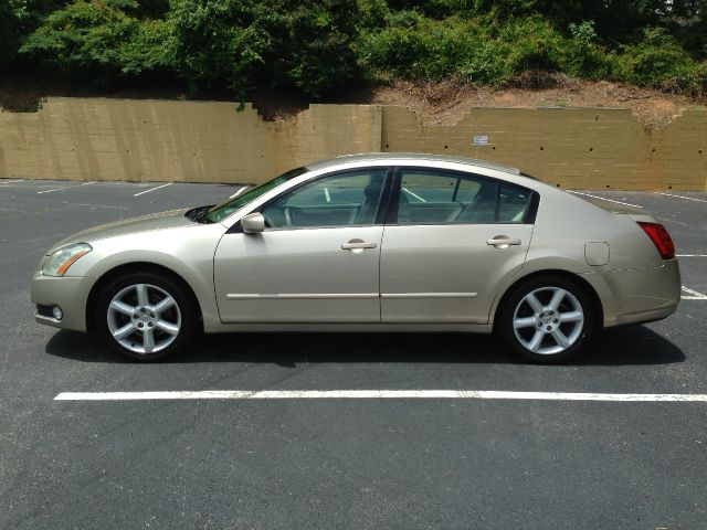 2005 Nissan Maxima SE