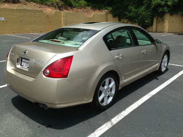 2005 Nissan Maxima SE