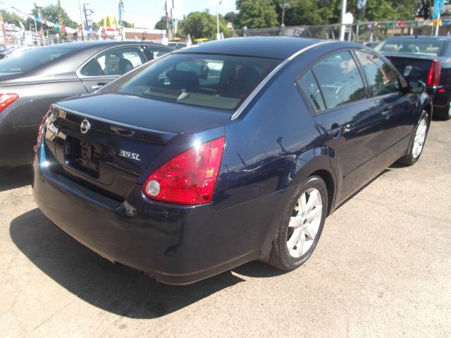 2005 Nissan Maxima SE