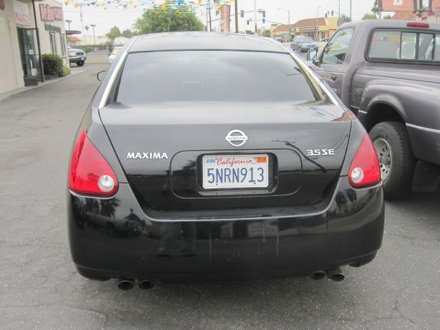 2005 Nissan Maxima SE