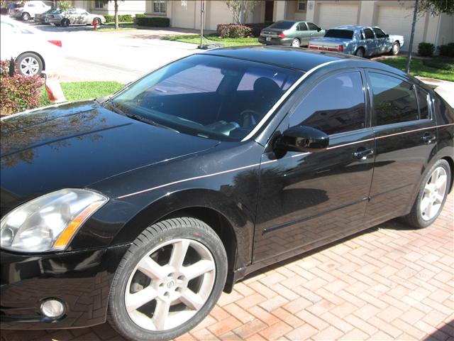 2005 Nissan Maxima SE