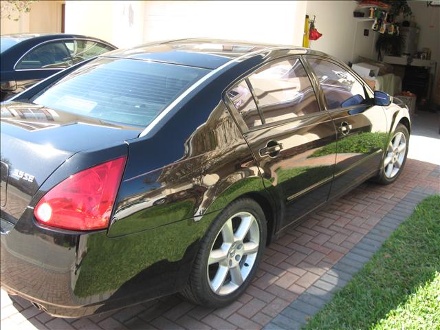 2005 Nissan Maxima SE