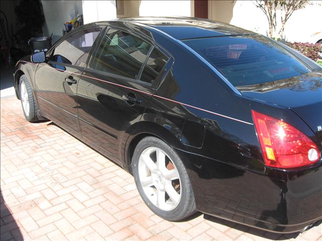 2005 Nissan Maxima SE