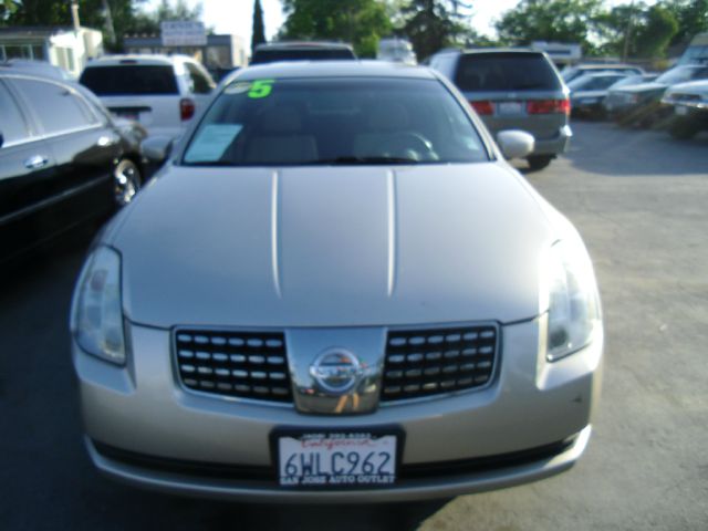 2005 Nissan Maxima SE