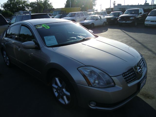 2005 Nissan Maxima SE