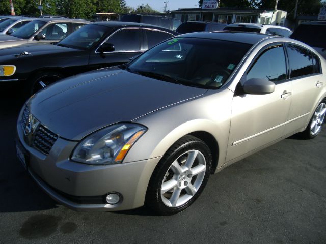 2005 Nissan Maxima SE