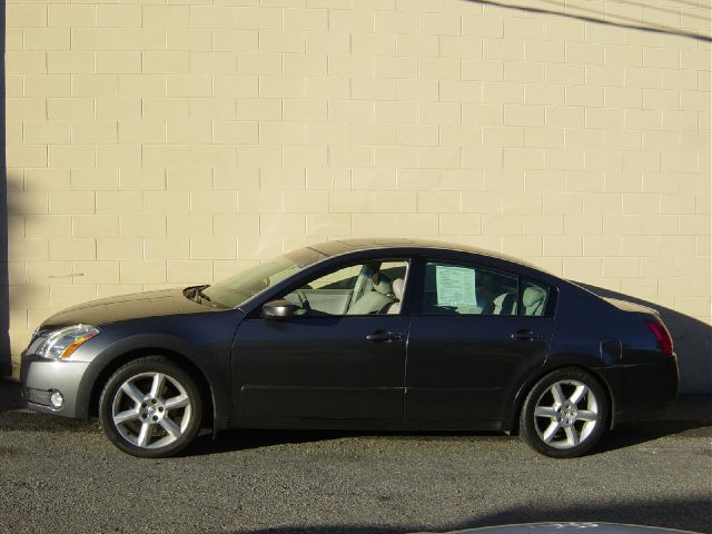 2005 Nissan Maxima SE