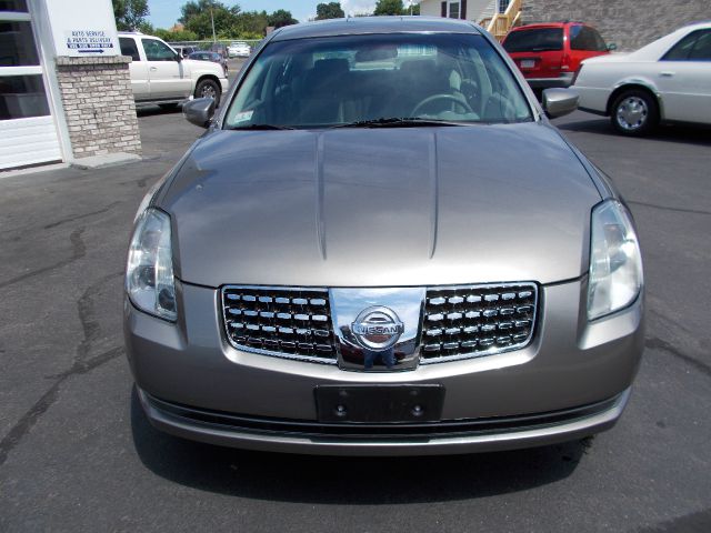 2005 Nissan Maxima SE