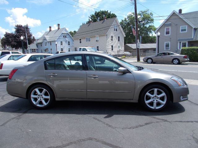 2005 Nissan Maxima SE