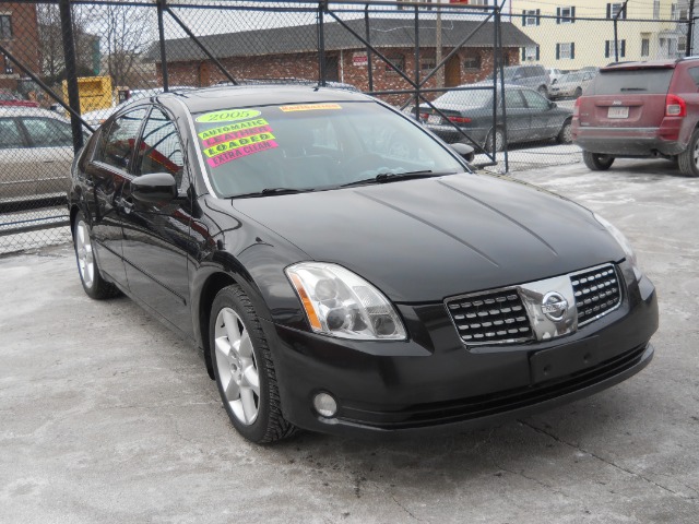 2005 Nissan Maxima SE