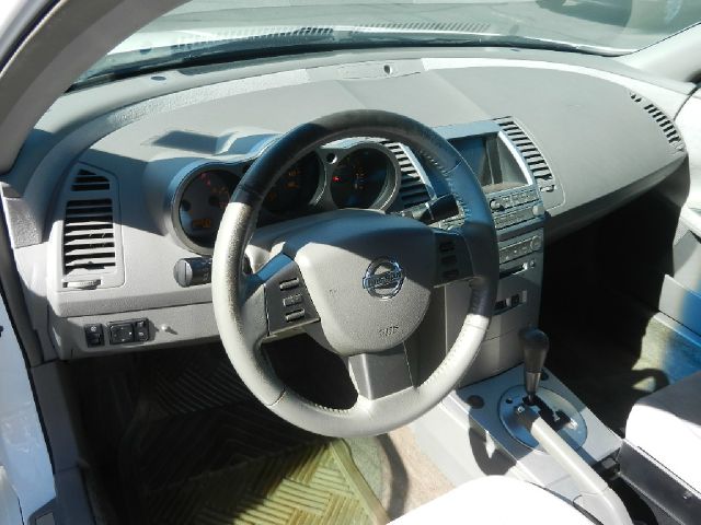 2005 Nissan Maxima SE