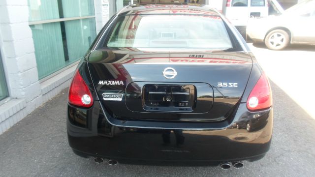 2005 Nissan Maxima SE