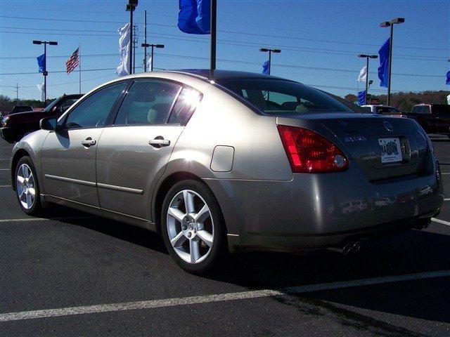 2005 Nissan Maxima LE