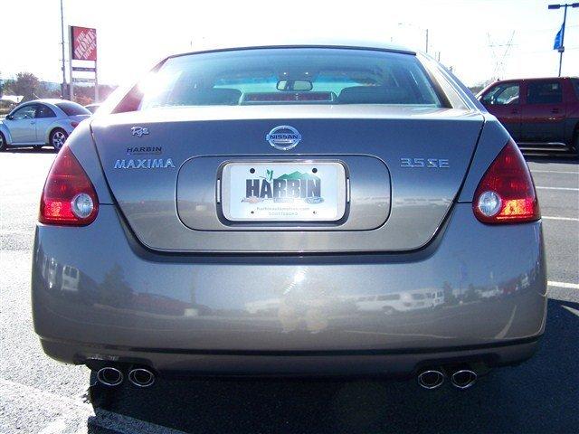 2005 Nissan Maxima LE