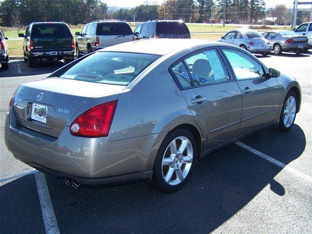 2005 Nissan Maxima LE