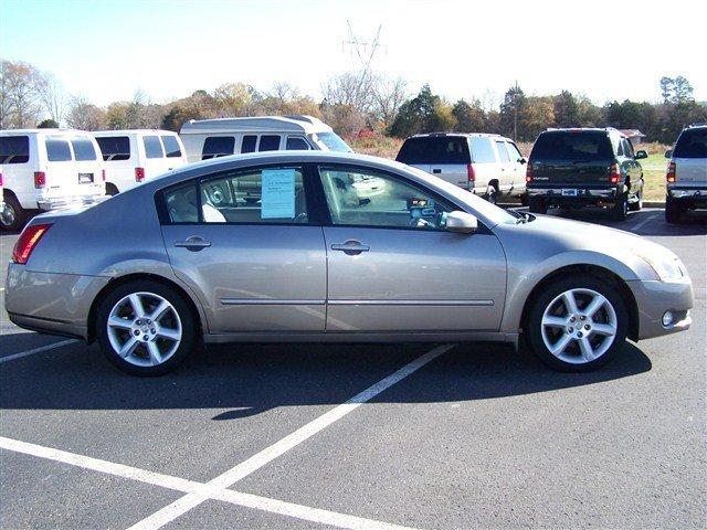 2005 Nissan Maxima LE