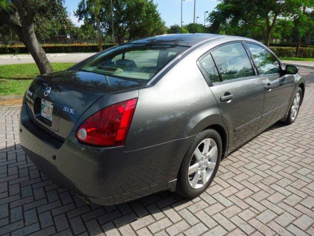 2006 Nissan Maxima ST Pickup 4D 5 1/2 Ft