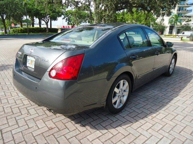 2006 Nissan Maxima ST Pickup 4D 5 1/2 Ft