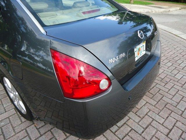 2006 Nissan Maxima ST Pickup 4D 5 1/2 Ft