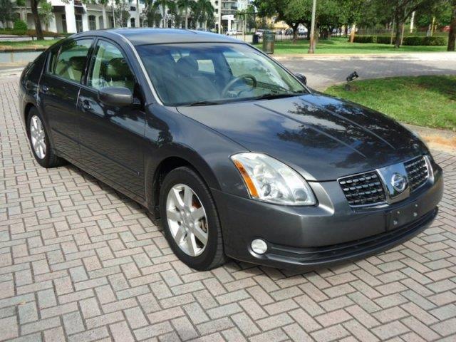 2006 Nissan Maxima ST Pickup 4D 5 1/2 Ft