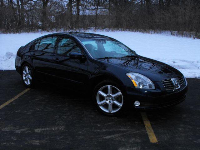 2006 Nissan Maxima Sport -5 Speed-stick-4x4