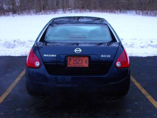 2006 Nissan Maxima Sport -5 Speed-stick-4x4