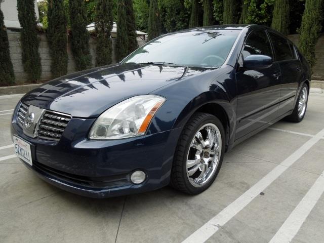 2006 Nissan Maxima ST Pickup 4D 5 1/2 Ft