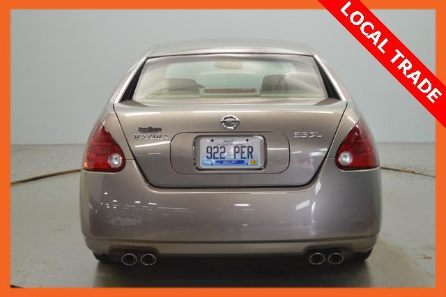 2006 Nissan Maxima ST Pickup 4D 5 1/2 Ft