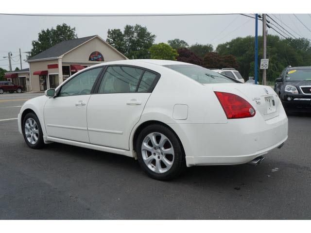 2007 Nissan Maxima ST Pickup 4D 5 1/2 Ft