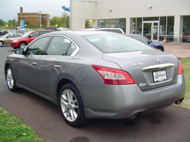 2009 Nissan Maxima Supercab 139 XLT 4WD