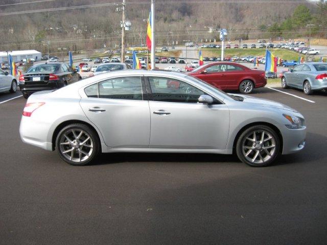 2009 Nissan Maxima Supercab 139 XLT 4WD