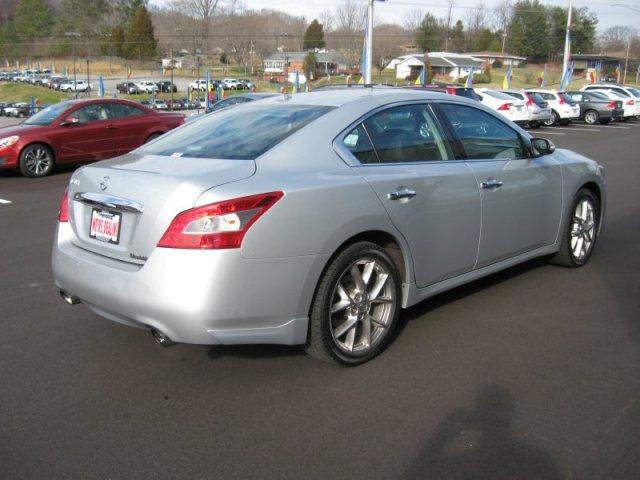 2009 Nissan Maxima Supercab 139 XLT 4WD