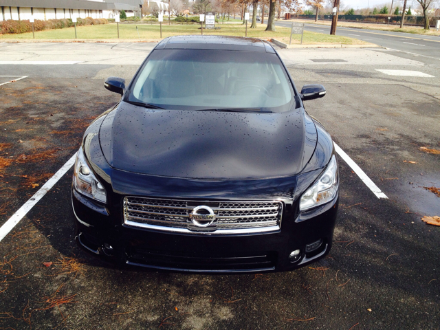 2009 Nissan Maxima LE Pickup 4D 8 Ft