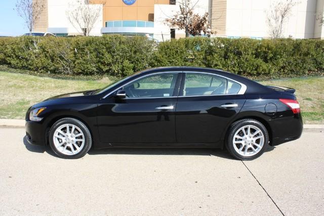 2009 Nissan Maxima Crew Lariat 4x2