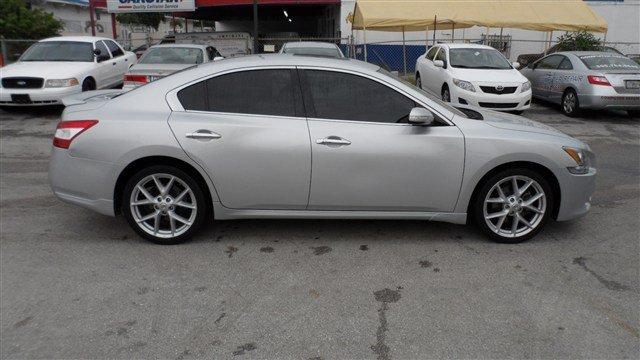 2009 Nissan Maxima Unknown