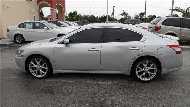 2009 Nissan Maxima Unknown