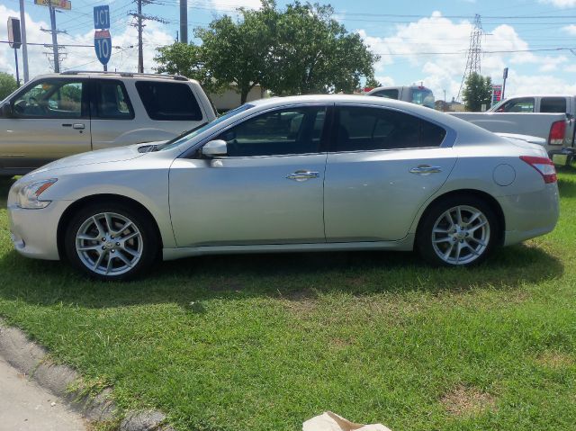 2009 Nissan Maxima XR