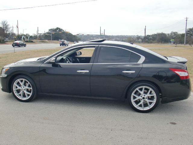 2009 Nissan Maxima K5 Blazer