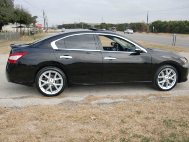 2009 Nissan Maxima K5 Blazer