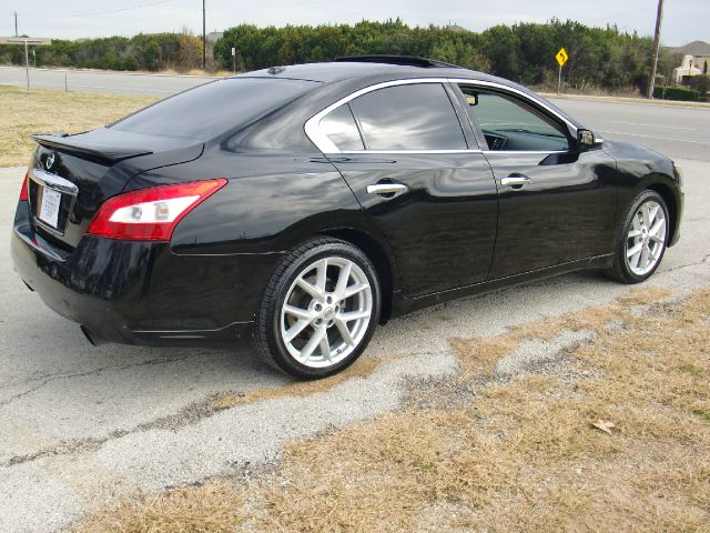 2009 Nissan Maxima K5 Blazer