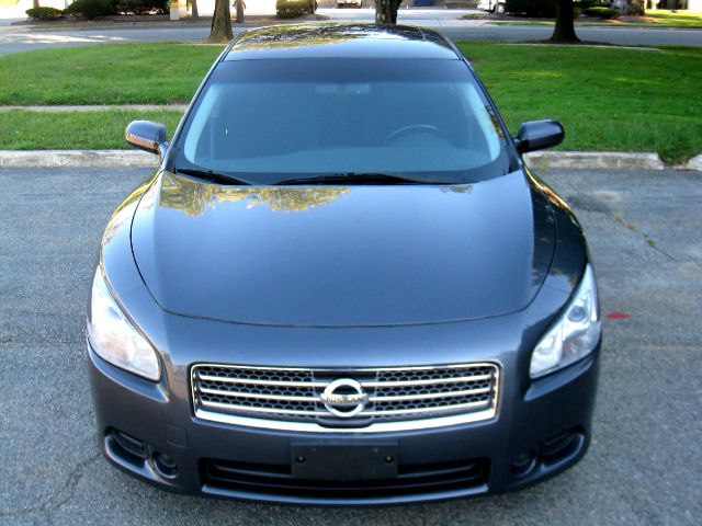 2009 Nissan Maxima XR