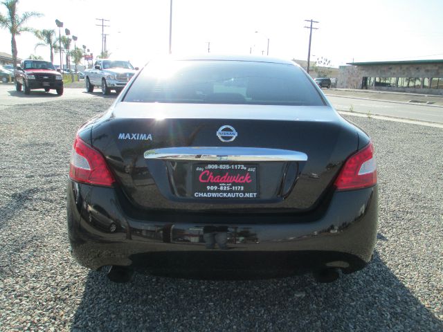 2010 Nissan Maxima XR